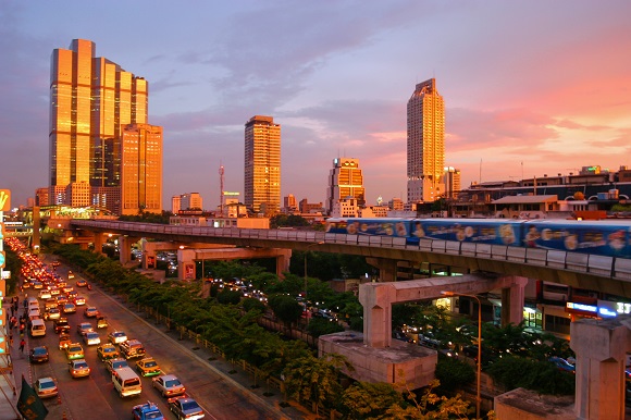 タイはバンコクで海外セミリタイア生活を擬似体験してきます